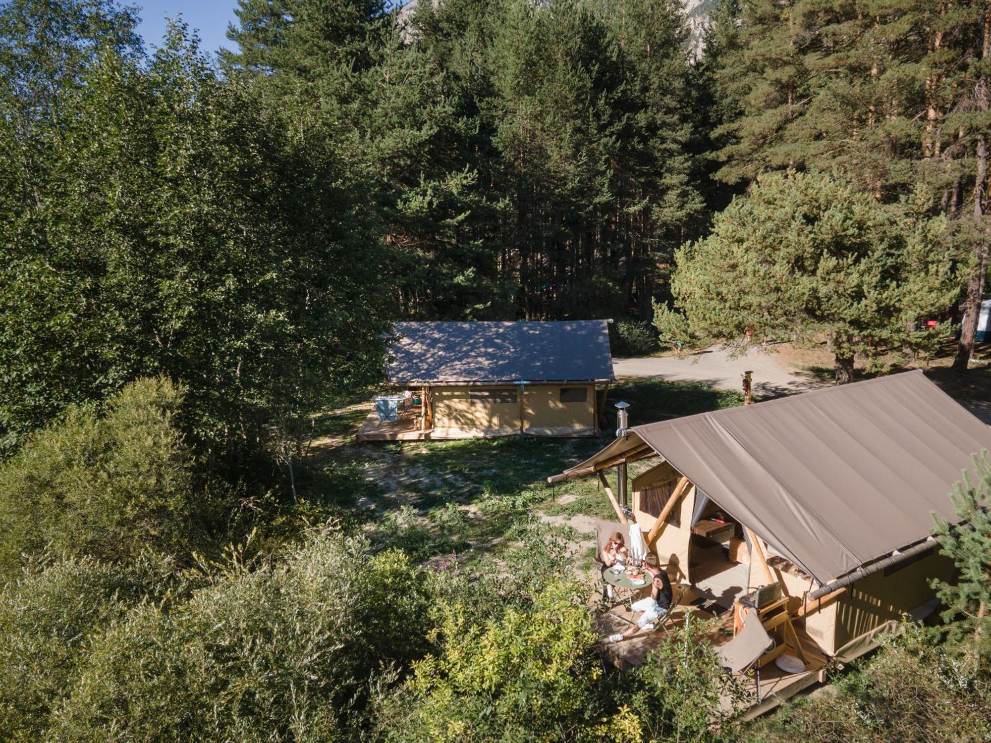 Huttopia La Claree Val-des-Pres Bagian luar foto