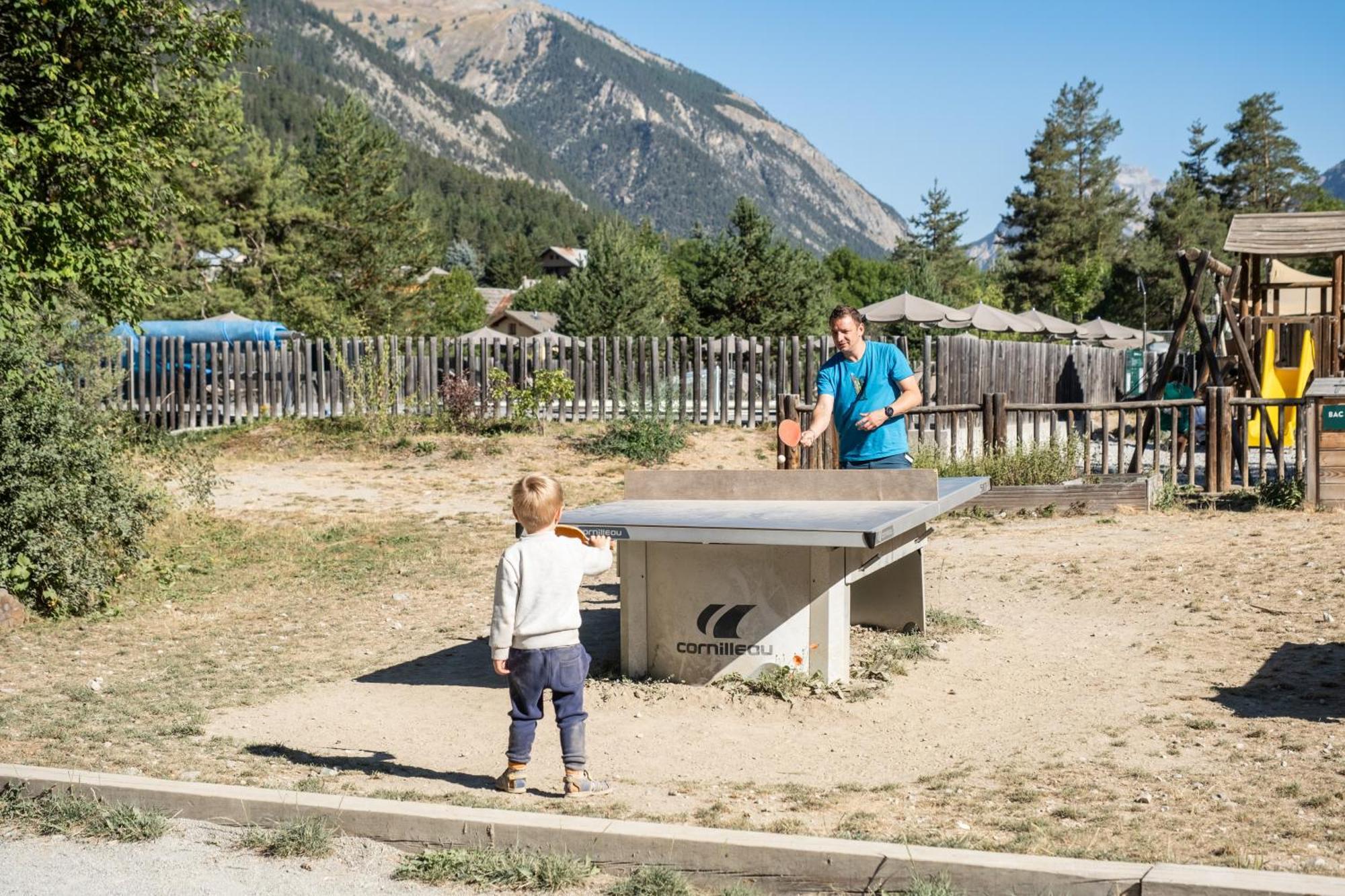 Huttopia La Claree Val-des-Pres Bagian luar foto